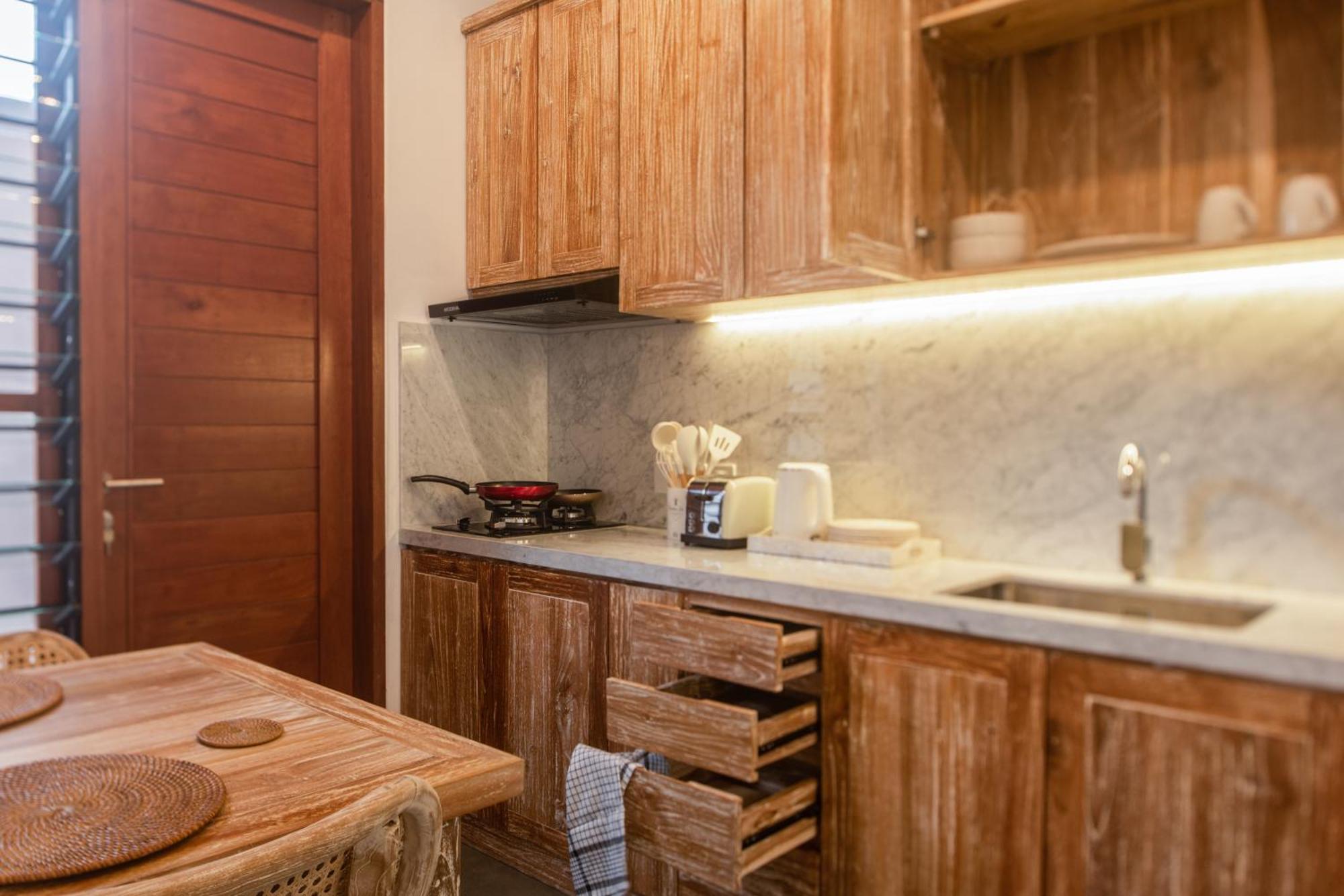 Отель The Cozy Haven Sanur Экстерьер фото